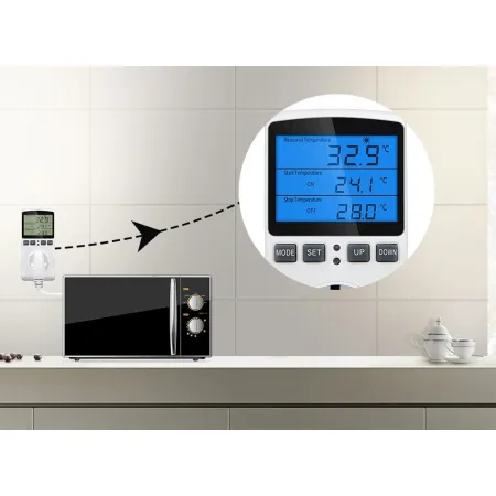 Termostat z gniazdem 230V